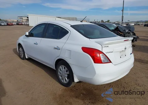 2013 Nissan Versa 1.6 Sv z USA, uszkodzony, nr VIN 3N1CN7AP5DL852875
